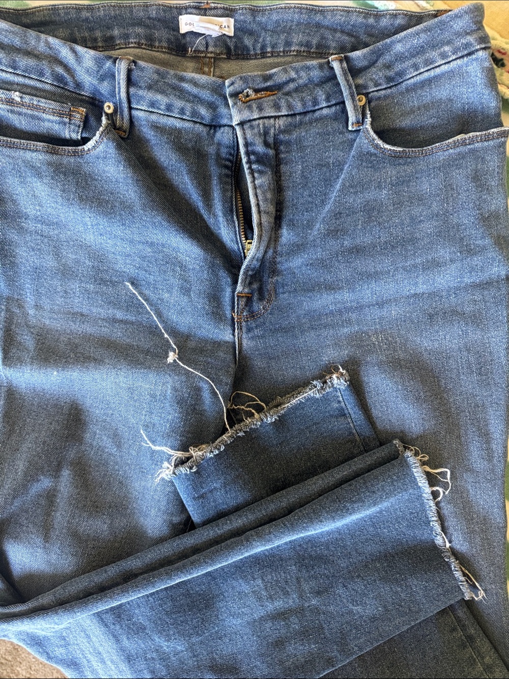 Good American Classic Raw Hem Blue Jeans